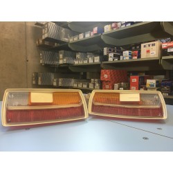 Peugeot 304 Berlina 1969-1980 2 Plastiche Fanali Posteriori Destro e Sinistro Originali Seima SN154+SN155